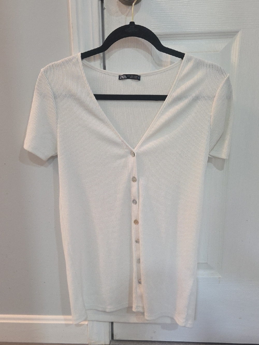 Zara Ribbed White Button-up Tee